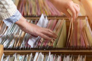 Documentación NECESARIA al Vender una Vivienda: Consejos de un Profesional Inmobiliario 2023